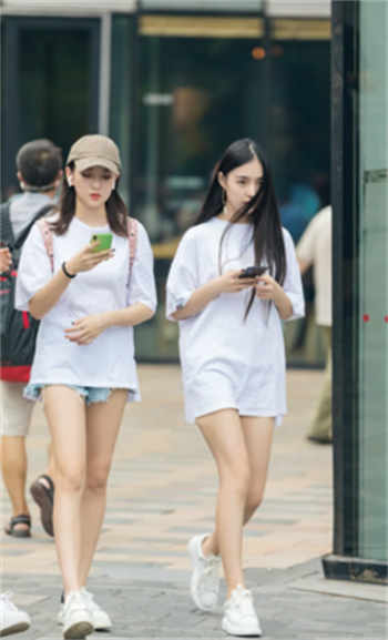 运动时两个奶一抖一抖
