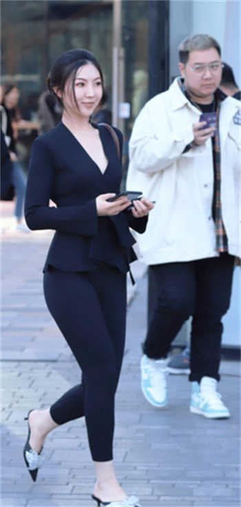 怎么才能抠到女友尿床