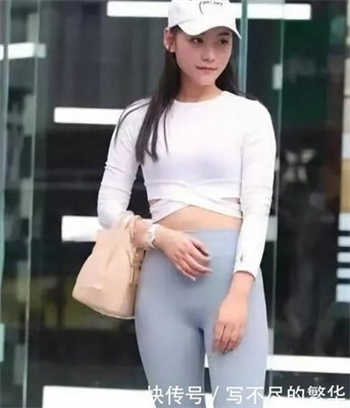 在学校上厕所尴尬