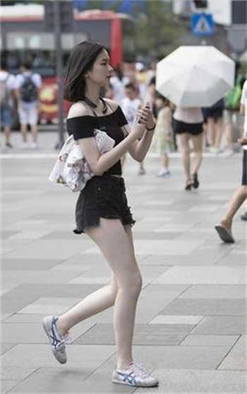九个装修工人轮流上