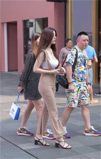 沈樵快递员的男主