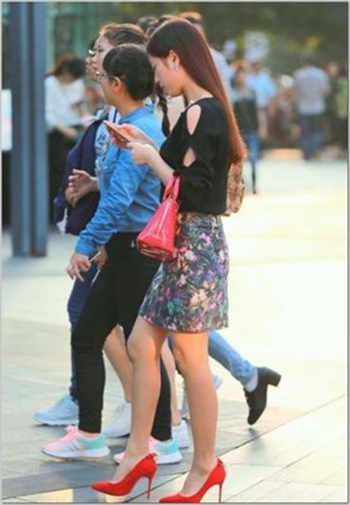 兄弟们给个免费的qq群