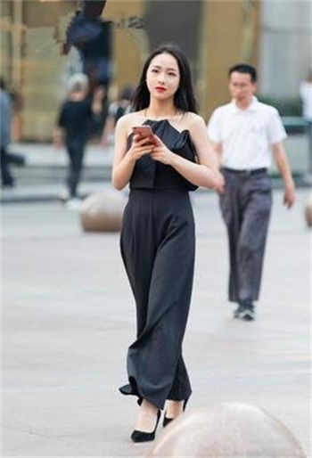女人经常和异性聊天人