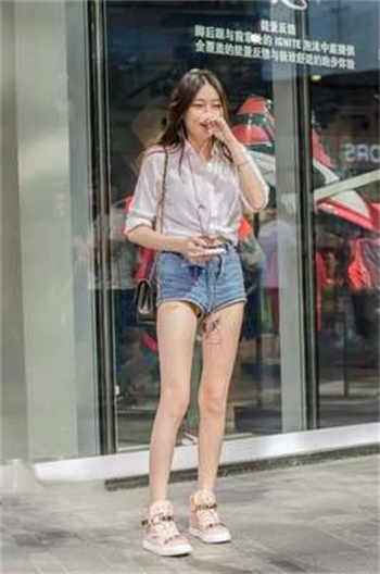 结婚发请柬遭男友试车