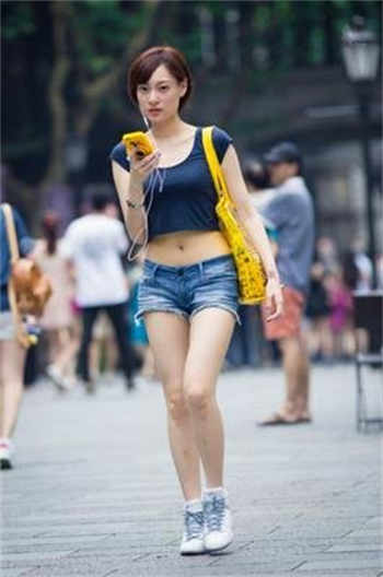 10岁女儿帮爸爸生宝宝