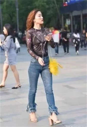 裤子褪板子按在刑凳