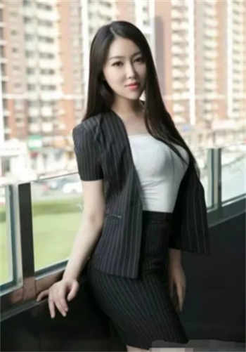 晾臀顶檀木板女尊