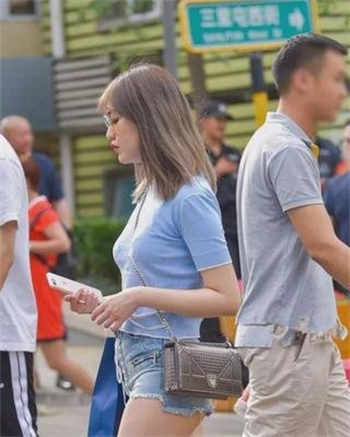 难忘与工厂几位漂亮女