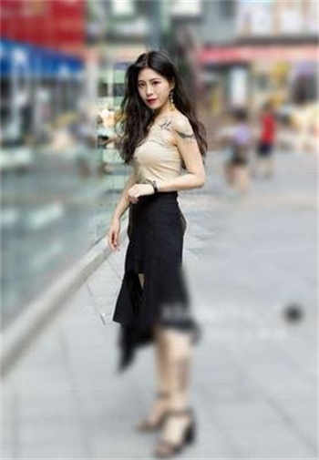把碗放厕所里接尿喝